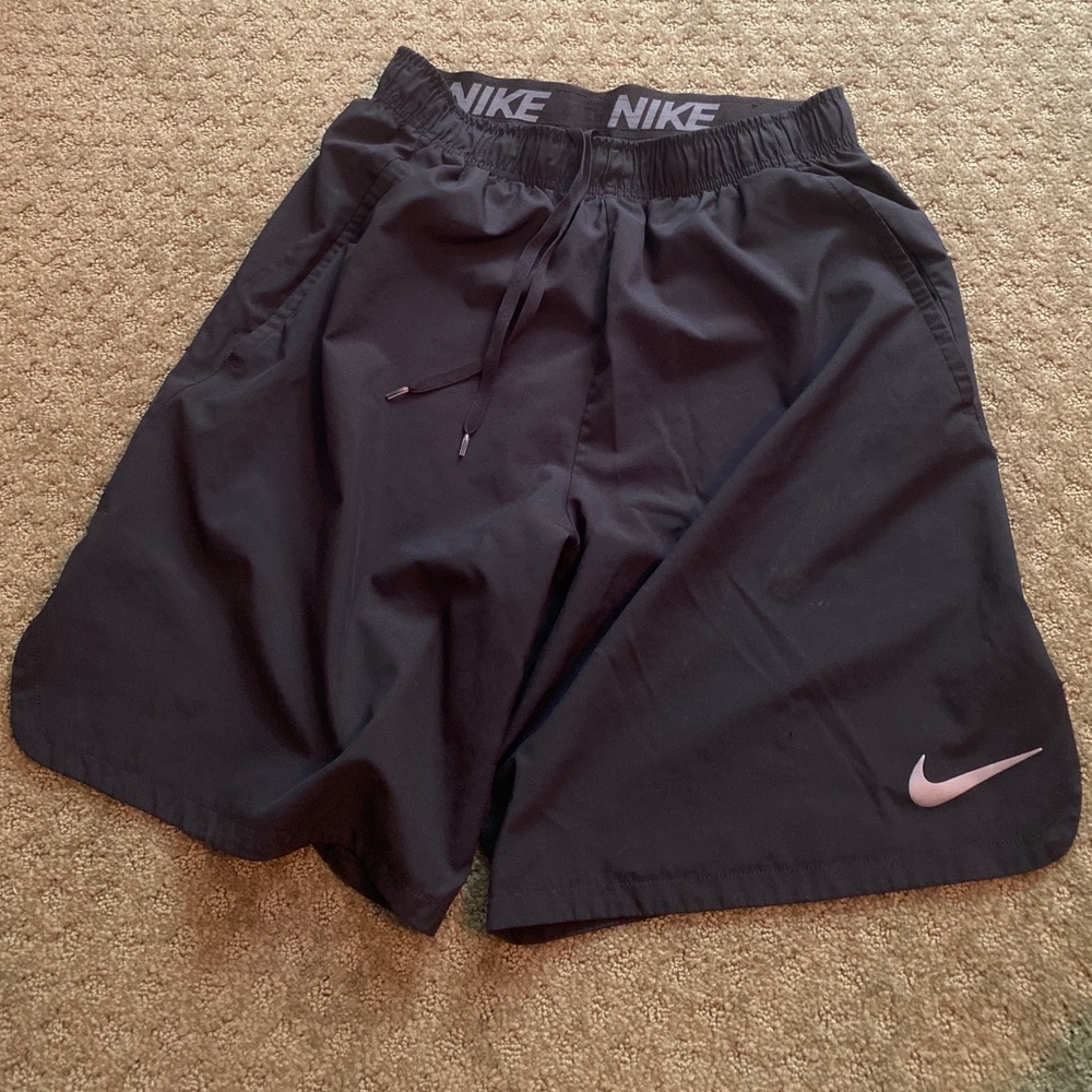 Nike Dri-Fit Men’s Medium Black Athletic Shorts